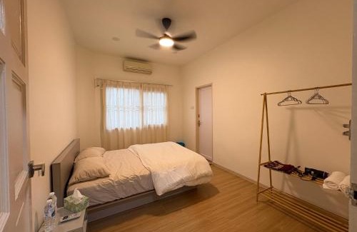Kampung Alor Akar House | Sunny Hill Homestay