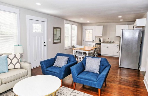 Lincolnton House | Sunny Hill Lincolnton Cottage | 4 Beds Close to Main St Shopping, Outdoor Deck