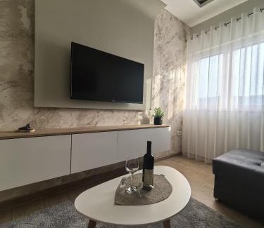 Radanovici Apartment | Sunny Hill - Parking - Fenced Garden - Luxury Loft