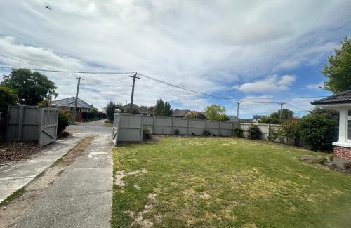 Burnside House | Sunny House with 5 Bedrooms(near airport)
