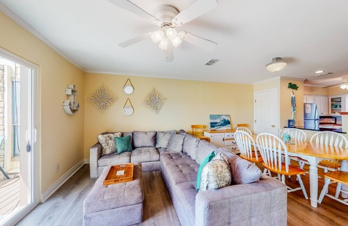 Horseshoe Bay House | Sunny Lakefront Home with Lake View, Fast WiFi, Central AC, Loft, and Gas Grill