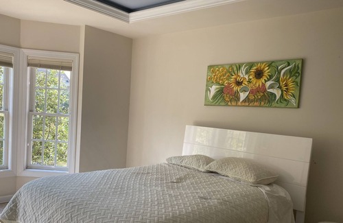 Gaithersburg Apartment | Sunny large suite