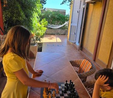 Petrovac Apartment | Sunny Lemon Garden