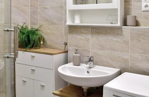 Losonci negyed Apartment | Sunny little home