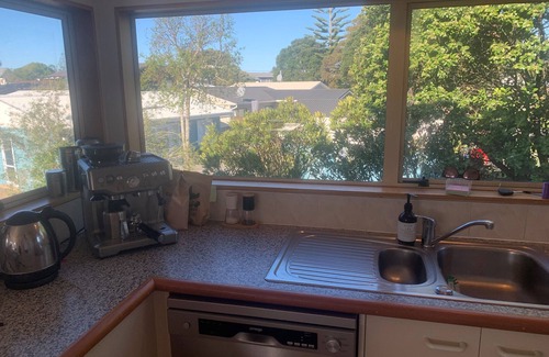 Whangamata House | Sunny Modern Beach House 5 min walk to Surf Club