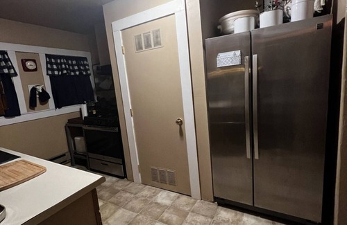Downtown Apartment | Sunny one bedroom apt 5 suite downtown