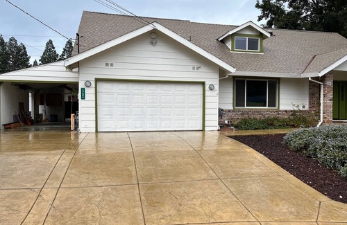Walnut Creek House | Sunny One Bedroom In-law Walking Distance to Public Transit