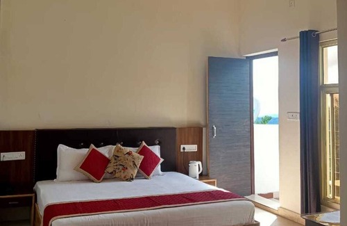 Lansdowne Hotel | Sunny Pines Resort