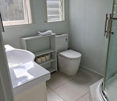 Epsom Apartment | Sunny Private Studio in Central Epsom