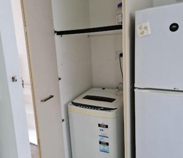 Epsom Apartment | Sunny Private Studio in Central Epsom