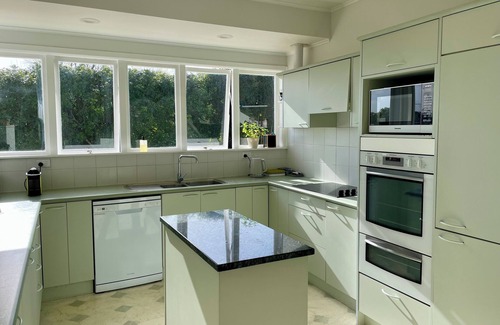 Remuera House | Sunny, Quiet and Central House in Remuera