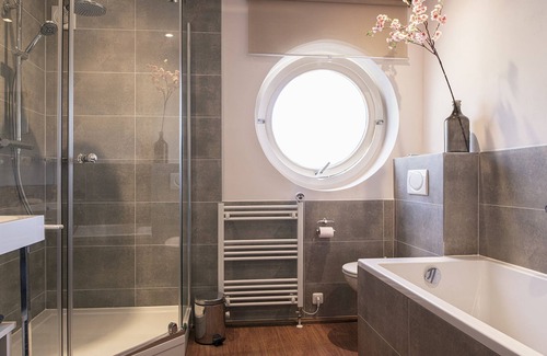 Bloemendaal Apartment | Sunny Quiet Apartment on Dune, Bloemendaal, Amsterdam (20Min) and Sea (5min)
