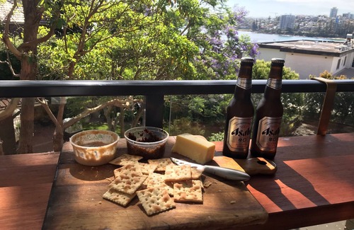 Manly Apartment | Sunny Quiet Executive/Family Apartment on Manly's Eastern Hill