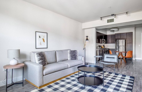Centennial Apartment | Sunny Redwood City 2BR w/W/D, Pool, BBQ, walk to Caltrain, by Blueground