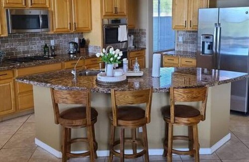 Anthem House | Sunny Resort Style 4-Bedroom Home with Pool!
