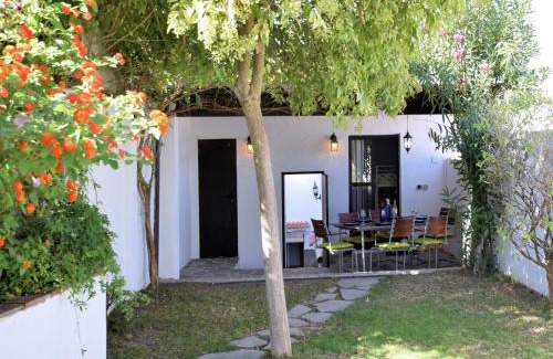 Rute House | Sunny Rute Villa with Pool