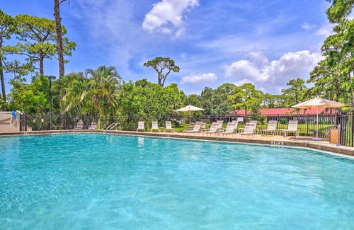 Sarasota Villa | Sunny Sarasota Villa with Lanai Less Than 5 Mi to Beach