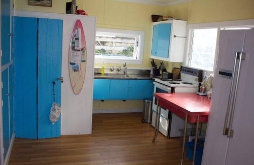 Waihi Beach House | Sunny, Sea View, Retro, North End - Beach 100m