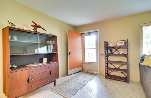 Seminole House | Sunny Seminole Retreat with Patio, Near Beaches!