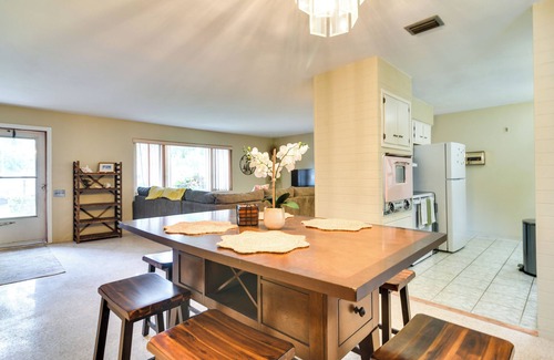 Seminole House | Sunny Seminole Retreat w/Patio, Near Beaches!