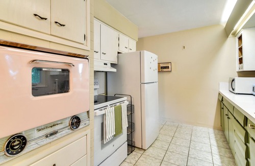 Seminole House | Sunny Seminole Retreat w/Patio, Near Beaches!