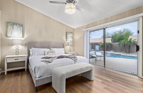 East Mesa House | Sunny Serenity: Mesa Masterpiece