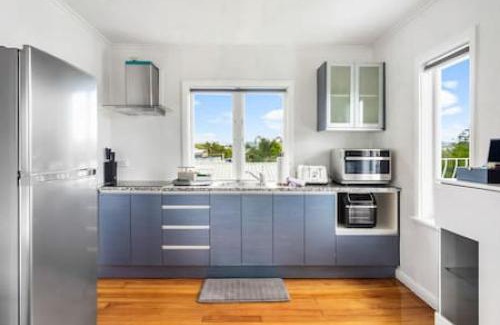 Henderson Apartment | Sunny Side Getaway with views and deck
