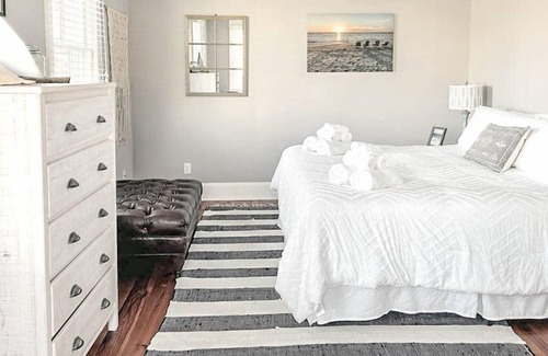 Cape Charles House | Sunny Side Up: 4 BR, 4 BA House in Cape Charles, Sleeps 10