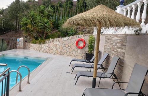 Canillas de Aceituno House | Sunny Solarium Holiday Home