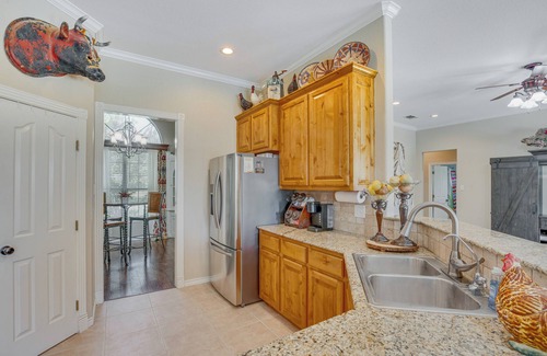Stephenville House | Sunny Stephenville Home w/Pool: 4 Mi to Downtown