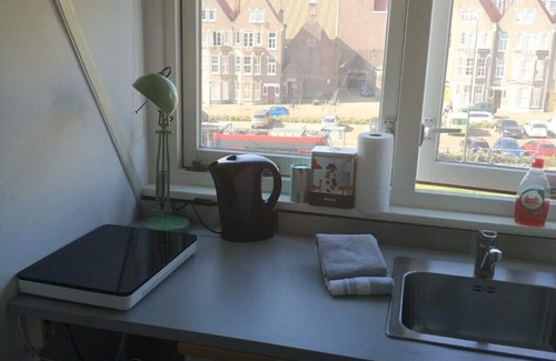 Scheveningen Apartment | Sunny studio circus theater Scheveningen