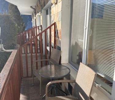 Samokov Apartment | Sunny studio, Eagle Rock