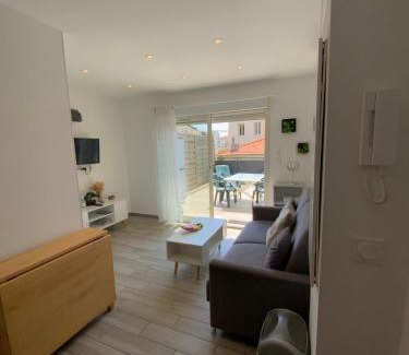 La Madeleine Apartment | Sunny studio - Magnan, Tramway-Proche aéroport