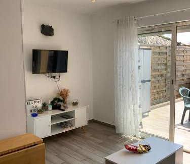 La Madeleine Apartment | Sunny studio - Magnan, Tramway-Proche aéroport