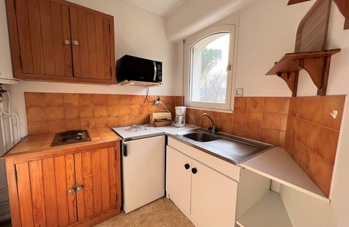 Cambo-les-Bains Apartment | Sunny Studio with Balcony, Parking, and Elevator in Cambo-les-Bains