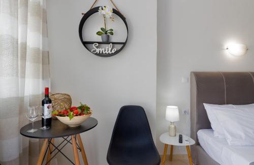 Topeiros Apartment | Sunny Studios 1