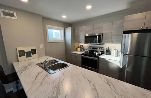 Winnipeg House | Sunny suite in Wolseley