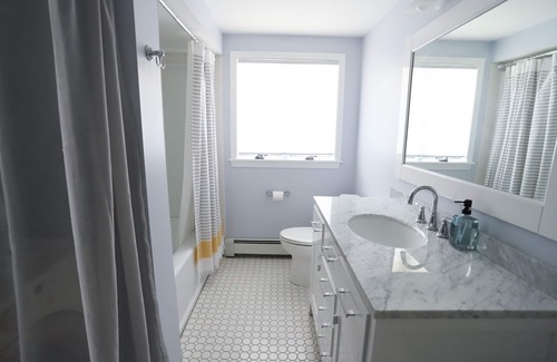 Little Compton House | Sunny Summer Beach House near South Shore Beach