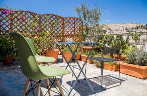 Filopappou Apartment | Sunny Top Floor Studio - Excellent Athens view