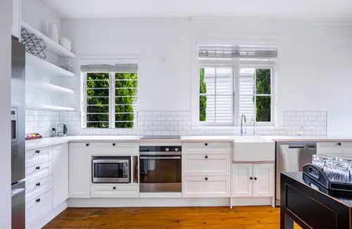 Freemans Bay Villa | Sunny Two-Bedroom Villa