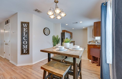 Universal City House | Sunny Universal City Home ~ 18 Mi to San Antonio!