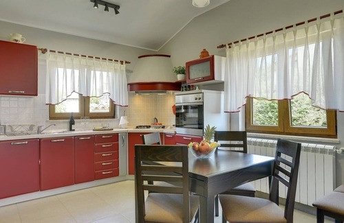 Barbariga House | Sunny villa 500 meters to beach with private pool