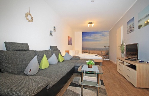 Steinwarder Apartment | Sunny, well-kept apartment on the 1st floor.
