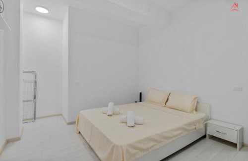 Chiajna Apartment | Sunny Yellow Apartment - Penthouse, Aer Conditionat, Free Parking, Self Check-in