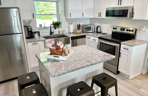 Reedville House | Sunnybank Getaway - Waterfront w/Pier & Kayaks in Reedville, VA