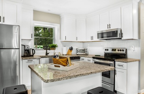 Reedville House | Sunnybank Getaway - Waterfront w/Pier & Kayaks in Reedville, VA