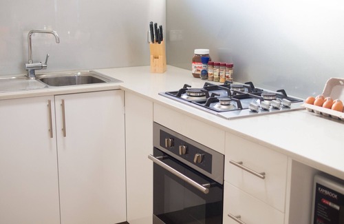 Eight Mile Plains Hotel | Sunnybank Star Hotel & Apartments