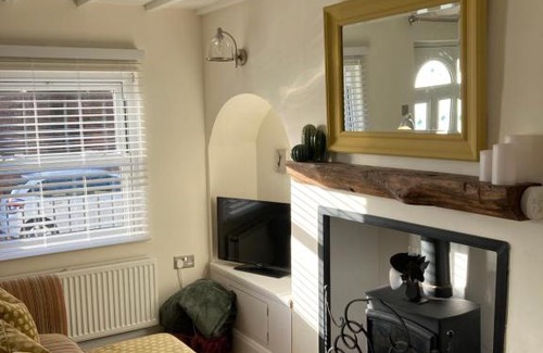 Little Haywood House | Sunnydene Cute cosy convenient cottage
