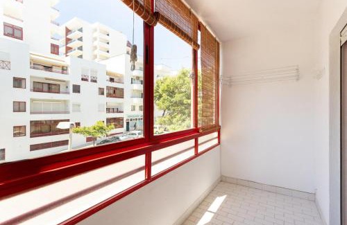 Maia Apartment | SunnyQuarters WalktoBeach 2BR AC