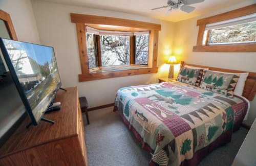Estes Park House | Sunnyside Knoll- 9 cabin